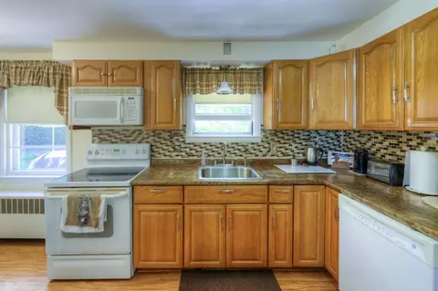 Kitchen - 40 Marsh Ave, Worcester, MA 01606 photo 1 of 2