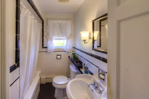 Bath - 40 Marsh Ave, Worcester, MA 01606 photo 1 of 1