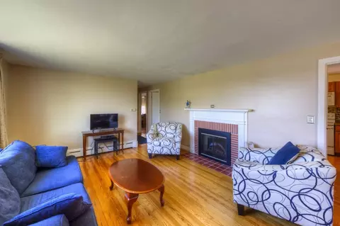 Living - 40 Marsh Ave, Worcester, MA 01606 photo 1 of 4