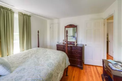Bedroom - 40 Marsh Ave, Worcester, MA 01606 photo 2 of 7