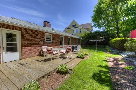 Exterior - 40 Marsh Ave, Worcester, MA 01606 photo 7 of 11