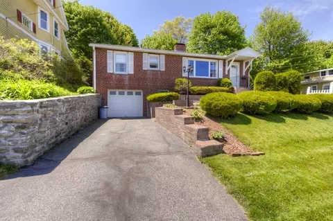 Exterior - 40 Marsh Ave, Worcester, MA 01606 photo 2 of 11