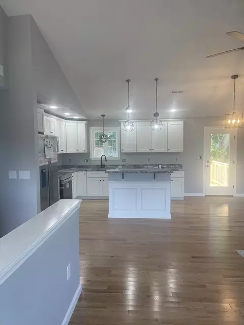 27 Sherburne Ave, Worcester, MA 01606 photo 4