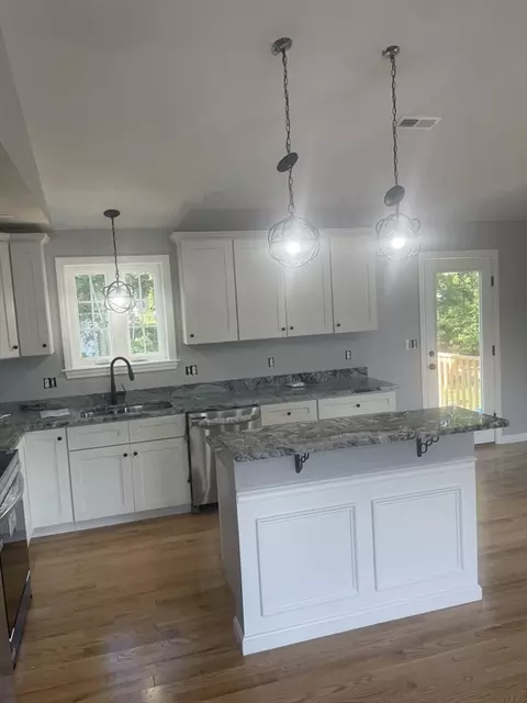 27 Sherburne Ave, Worcester, MA 01606 photo 6