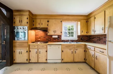 32 Stromquist, Lowell, MA 01852 photo 6