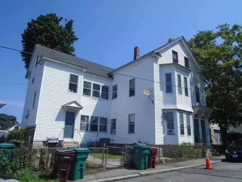 10 Barrington St, Lowell, MA 01852