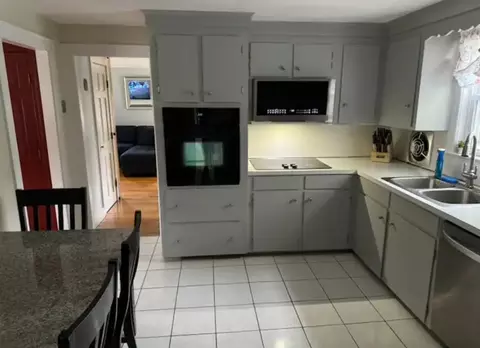 6 Barbara Rd, Danvers, MA 01923 photo 2