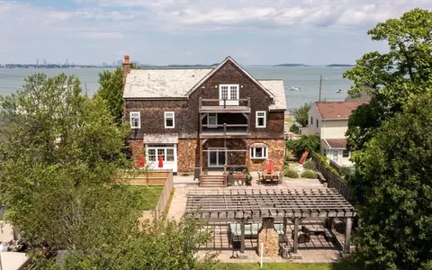 21 Babcock St, Quincy, MA 02169