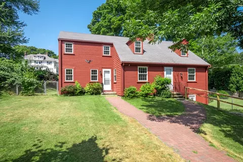 16 Parkview Rd, Woburn, MA 01801