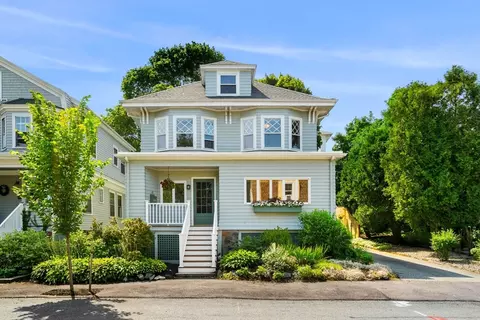15 Greenwood Ter, Swampscott, MA 01907