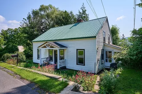 48 Prospect St, Buckland, MA 01338