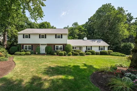 60 Longfellow Rd, Holyoke, MA 01040