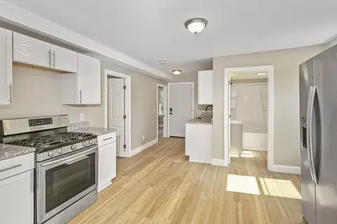 Entry Way - 14 Nelson St, Webster, MA 01570 photo 3 of 8