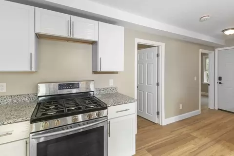 Entry Way - 14 Nelson St, Webster, MA 01570 photo 2 of 8