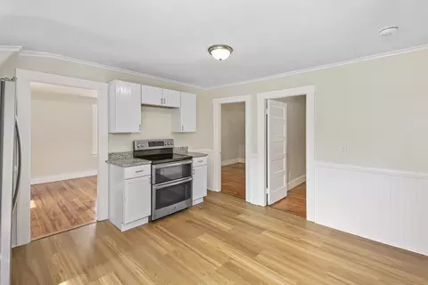 Entry Way - 14 Nelson St, Webster, MA 01570 photo 5 of 8