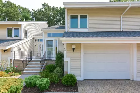 302 Centre Ln #302, Walpole, MA 02081