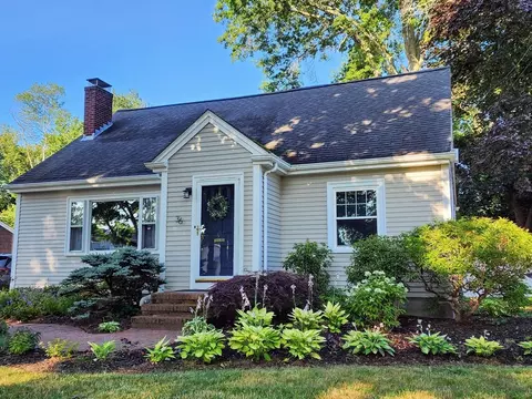 36 Francis St, Fairhaven, MA 02719