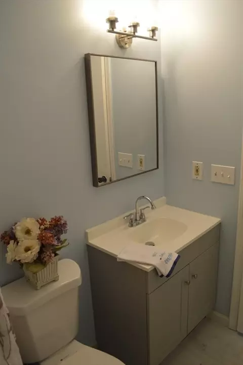 Bath - 75 Eagle View Dr, Douglas, MA 01516 photo 1 of 1