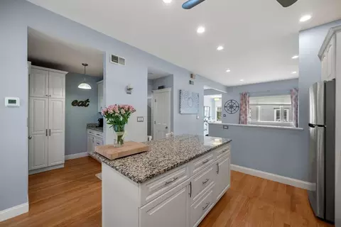 2 Minnie Ct, Boston, MA 02127 photo 9