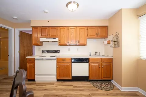 10 Hulbert Rd # -B, Worcester, MA 01603 photo 4