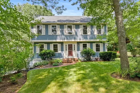 69 Kathleen Dr, Plymouth, MA 02360