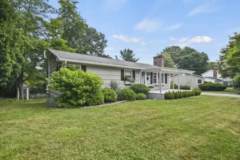 5 Vega Ln, Worcester, MA 01605