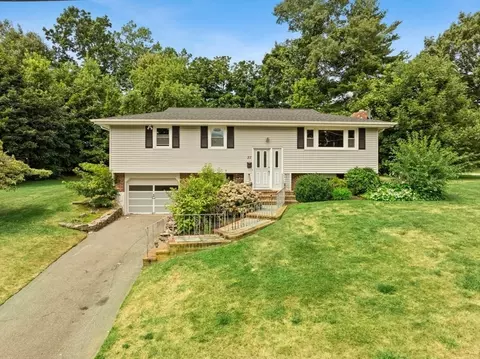 37 Grantview Ter, Brockton, MA 02301