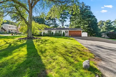 13 Maureen Rd, Framingham, MA 01701 photo 3