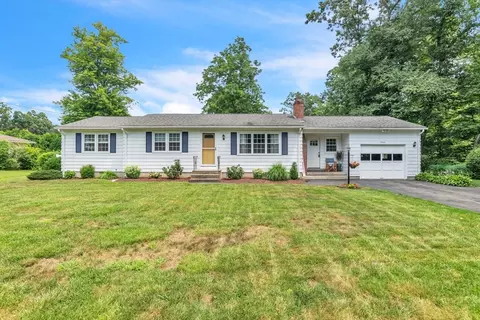 16 Stephen Ln, Westfield, MA 01085
