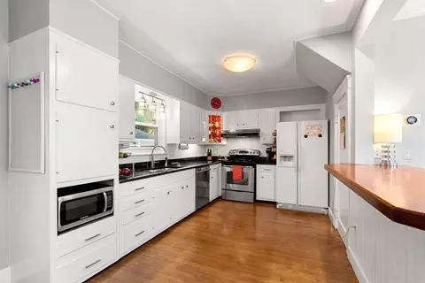 22 Birch St, Marblehead, MA 01945 photo 10