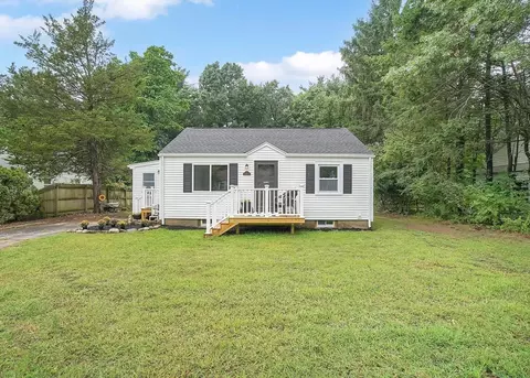 124 Stuart St, Springfield, MA 01119