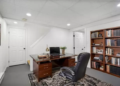 124 Stuart St, Springfield, MA 01119 photo 25