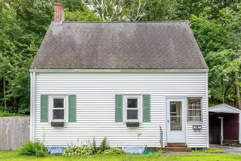 18 Appleton Cir, Fitchburg, MA 01420