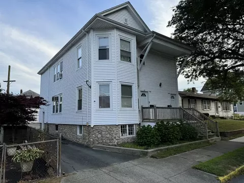 206-208 Shaw St, New Bedford, MA 02745