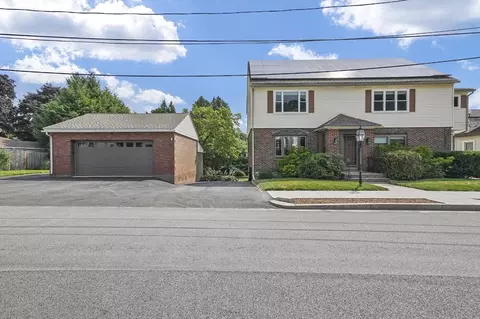 25 25a Locust Ave, Worcester, MA 01604