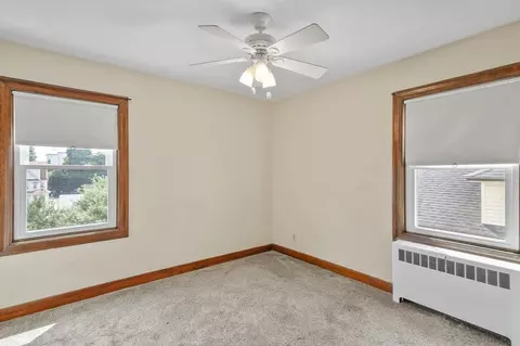 Bedroom - 25 25a Locust Ave, Worcester, MA 01604 photo 3 of 11