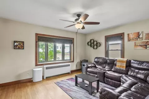 Living - 25 25a Locust Ave, Worcester, MA 01604 photo 5 of 6