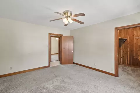 Bedroom - 25 25a Locust Ave, Worcester, MA 01604 photo 1 of 11