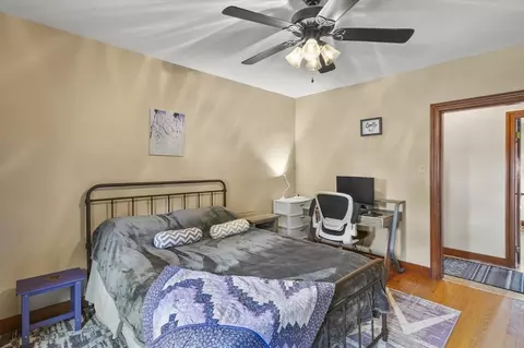 Bedroom - 25 25a Locust Ave, Worcester, MA 01604 photo 8 of 11