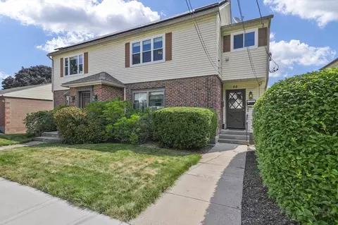 Exterior - 25 25a Locust Ave, Worcester, MA 01604 photo 2 of 8