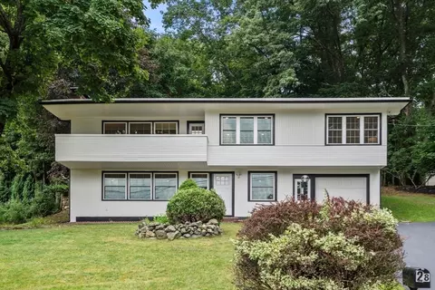 28 Thornberry Rd, Winchester, MA 01890