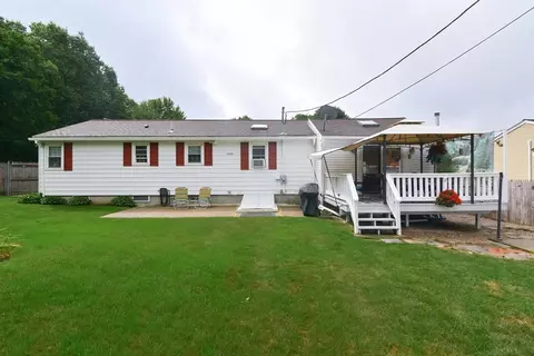 4 Harmon St, Worcester, MA 01604 photo 4