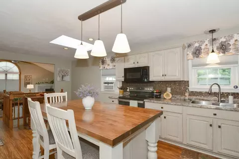 4 Harmon St, Worcester, MA 01604 photo 19