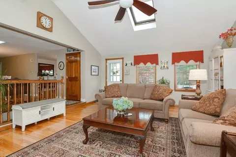 4 Harmon St, Worcester, MA 01604 photo 14