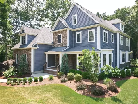 54 Lenox Dr, Franklin, MA 02038