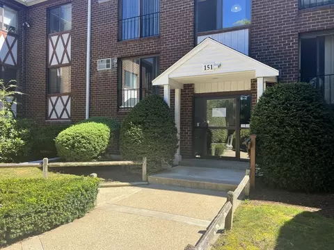151 King St #108, Franklin, MA 02038