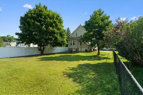 Exterior - 4 Clara St, Worcester, MA 01606 photo 4 of 6