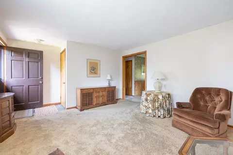18 Brooks Pl, West Springfield, MA 01089 photo 5