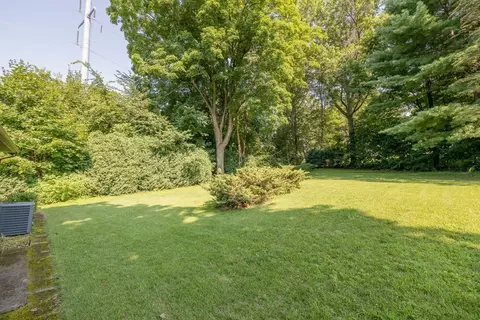 18 Brooks Pl, West Springfield, MA 01089 photo 36