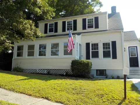 32 Prospect St, Whitinsville, MA 01588